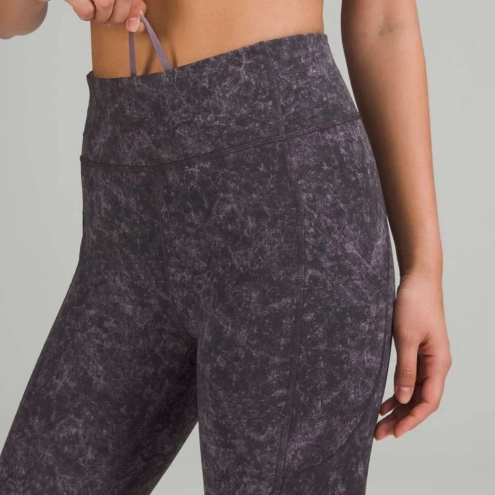 Lululemon Invigorate High-Rise Tight 25" - Sz 4 - Picture 3 of 8